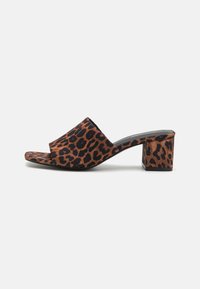 Unselected, brown/black