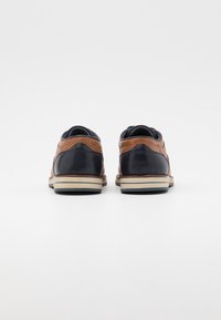 Friboo LEATHER - Sznurowane obuwie sportowe