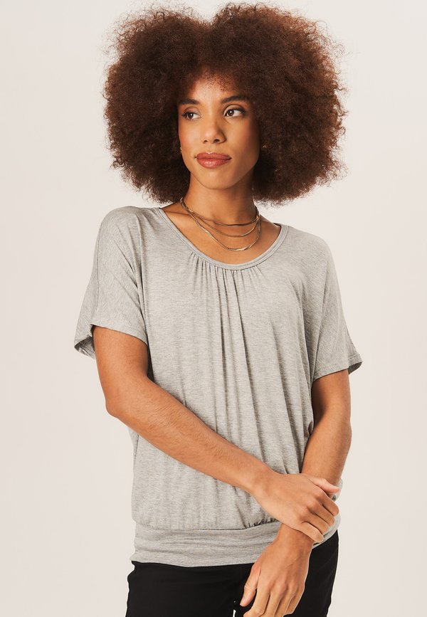 ROUND NECK SHORT SLEEVES - Basic T-shirt3