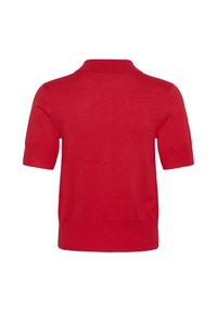 Chemise en maille rouge vif à manches courtes vue de dos, avec col et ourlet côtelé, présentée sur un fond blanc uni.