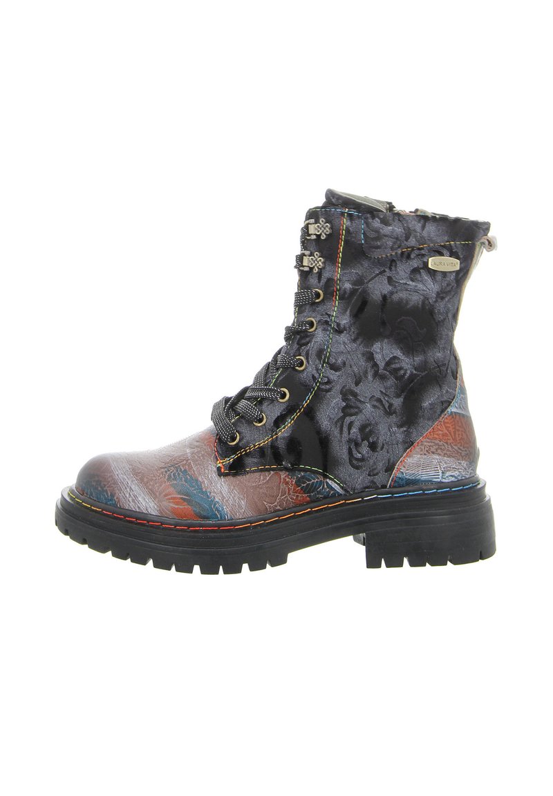 Schnür-Stiefelette mit mehrfarbigem, strukturiertem Lederdesign und floralen Akzenten, einer klobigen schwarzen Sohle und kontrastierenden Ziernähten.