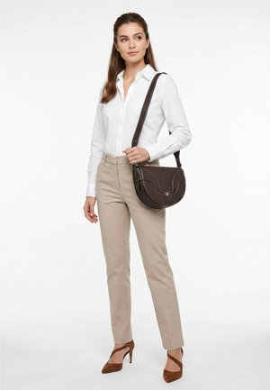 AIGNER, Sac bandoulière - soil brown