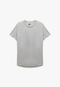 Hellgraues Sport-T-Shirt aus glattem, atmungsaktivem Stoff. Rundhalsausschnitt mit kurzen Raglanärmeln und abgerundetem Saum. Schlichtes Design.