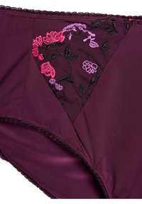 Bordo hlačke z rožnatim vezenjem v roza in vijolični barvi, z gladko teksturo in valovitimi robovi. Zapleteno oblikovanje spredaj.