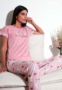 LELA REGULAR FIT - Pidžaamakomplekt - pink