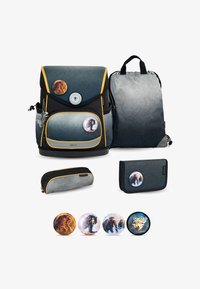 Unselected, moonlight