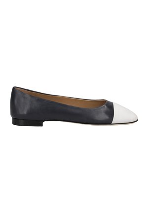 Leather ballet flat featuring a navy body and white cap toe, with a low black heel and smooth texture. Simple and classic design.