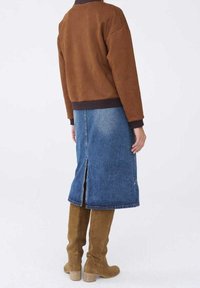 blue shadow Bomberjacka - brown