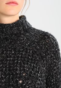 Even&Odd Pullover - black