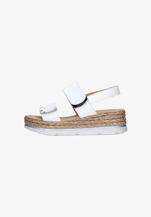 Sandali platform bianchi con intersuola in juta intrecciata, dotati di due cinturini regolabili e un accento metallico. Soletta testurizzata, suola in gomma.