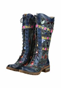 Stivali alti fino al ginocchio con una tomaia in pelle blu scuro e un design floreale in tessuto. Presentano una chiusura con lacci frontale, cinture decorative e un tacco basso e texturizzato.
