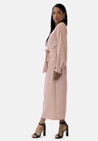 Elara  ABAYA ABAYA różowy