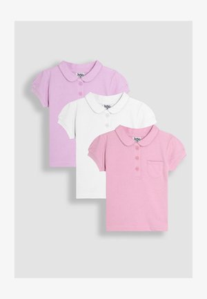 Trei tricouri polo cu mâneci scurte pentru copii, în roz, alb și mov deschis, toate cu guler cu margini ondulate și închidere cu nasturi.
