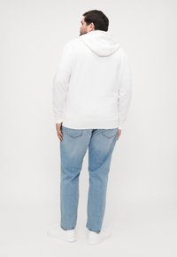 Thumbnail Image 4