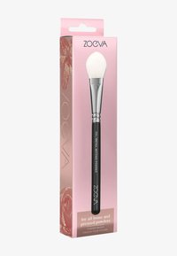 ZOEVA Puderpinsel mit weichen weißen Borsten und silberner Ferrule, untergebracht in einer pinken Box mit Produktdetails und dekorativen Akzenten.