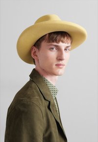 Borsalino ALESSANDRIA RASATO TESA LARGA DORSE UNISEX - Kalap - banana