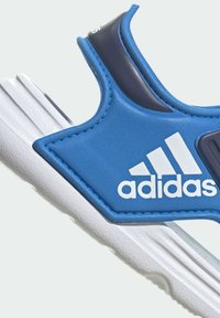 adidas Performance - ALTASWIM C - Sandales de randonnée - blue/white - 8