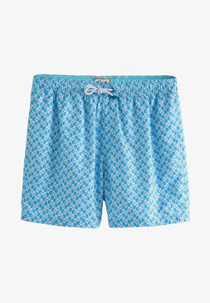 Šviesiai mėlyni maudymosi šortai su elastingu juosmeniu ir baltu raišteliu, dekoruoti mažomis spalvingų žuvų atspaudais.