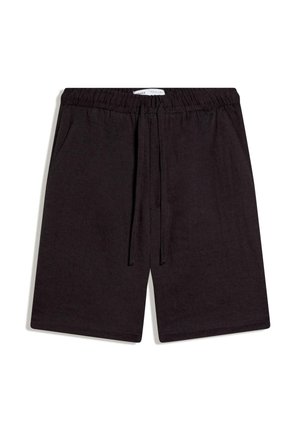 Schwarze Freizeitshorts mit elastischem Bund, vorderer Kordelzug und Seitentaschen, flach auf weißem Hintergrund liegend.