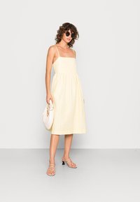 Cras SADIE DRESS - Vestido de dia - popcorn yellow