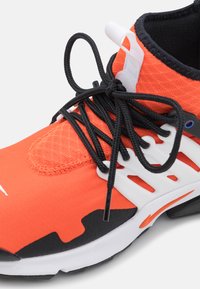 Nike Sportswear AIR PRESTO MID UTILITY - Sapatilhas de cano alto - orange/black/white/racer blue