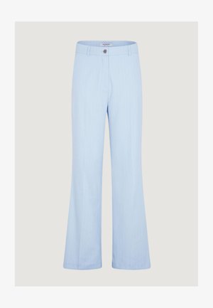 Světle modré dámské kalhoty s rovnými nohavicemi, poutky na pásek a zapínáním na knoflík v pase.