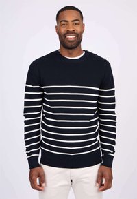 Mise au Green Pullover - white