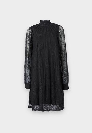 Abito in pizzo nero con colletto alto, maniche lunghe trasparenti e vestibilità comoda. Presenta motivi floreali e dettagli arricciati al collo e ai polsini.
