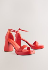 REGULAR FIT - FOREVER COMFORT SQUARE TOE PLATFORM FLARE HEELS - Kõrge kontsaga sandaalid - orange