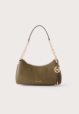 Δερμάτινη τσάντα Michael Kors σε ελιά πράσινο με χρυσή αλυσίδα ιμάντα, κλείσιμο με φερμουάρ και κρεμαστό χρυσό λογότυπο MK.