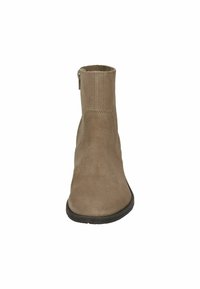 Beige Wildleder Stiefelette mit einer runden Spitze, seitlichem Reißverschluss und glatter Textur. Flache schwarze Gummisohle und dezente Nahtdetails.
