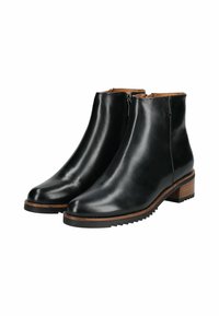 Botas de tobillo de cuero negro con un acabado suave, cremallera lateral y un tacón de bloque de madera. Suela de goma texturizada para agarre y estabilidad.