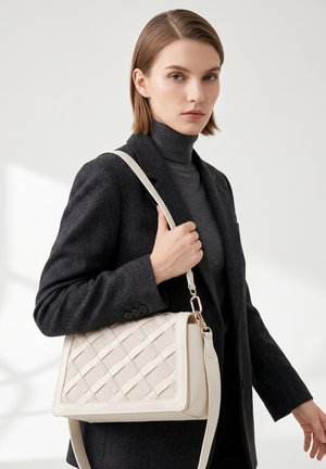 Kassandra, KASSANDRA SHOULDER BAG - Borsa a mano - beige