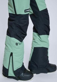 Strobe LYNX DUSTY - Housut - green