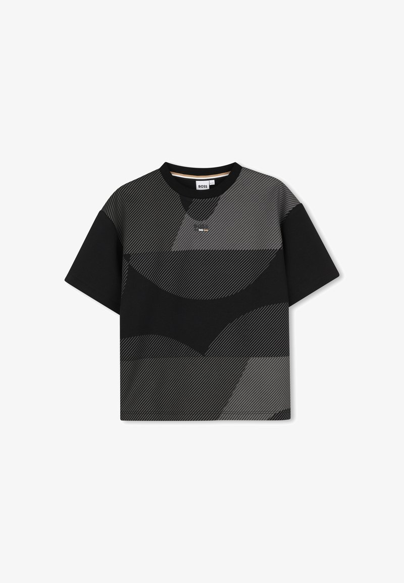 Μαύρο και σκούρο γκρι κοντομάνικο T-shirt με διαγώνιο ριγέ σχέδιο και στρογγυλή λαιμόκοψη, με μικρό ορθογώνιο λογότυπο στο κέντρο του στήθους.