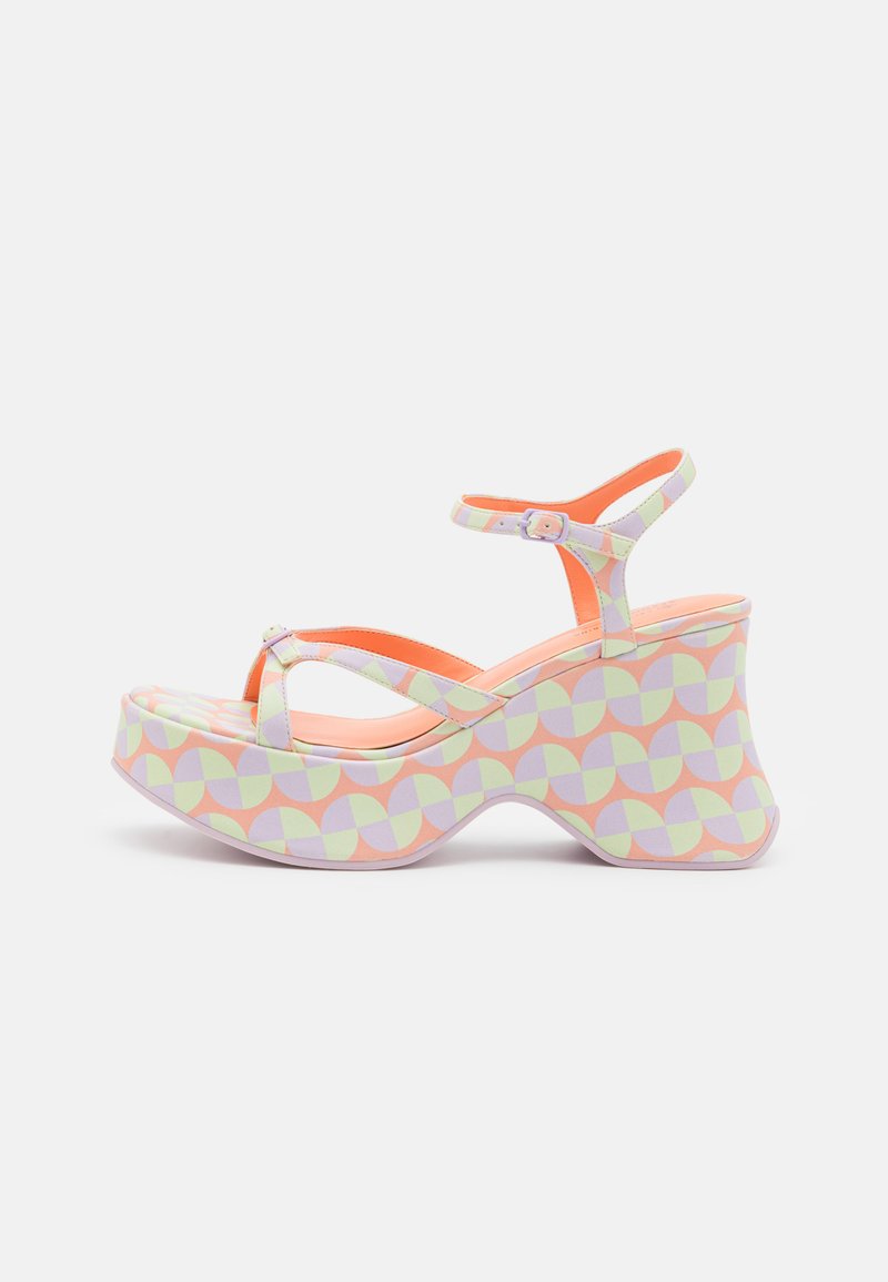 Chaussures compensées végétaliennes pour femmes | Call It Spring Canada