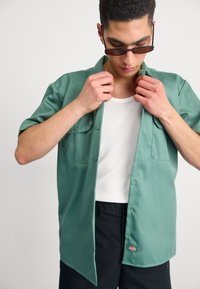 Dickies WORK  - Camicia - dark forest