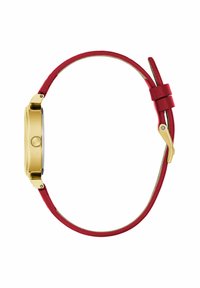 Reloj de oro con caja redonda, correa de cuero rojo y detalles metálicos. La correa presenta una textura suave y un cierre de hebilla.