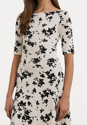 Sukienka z dżerseju