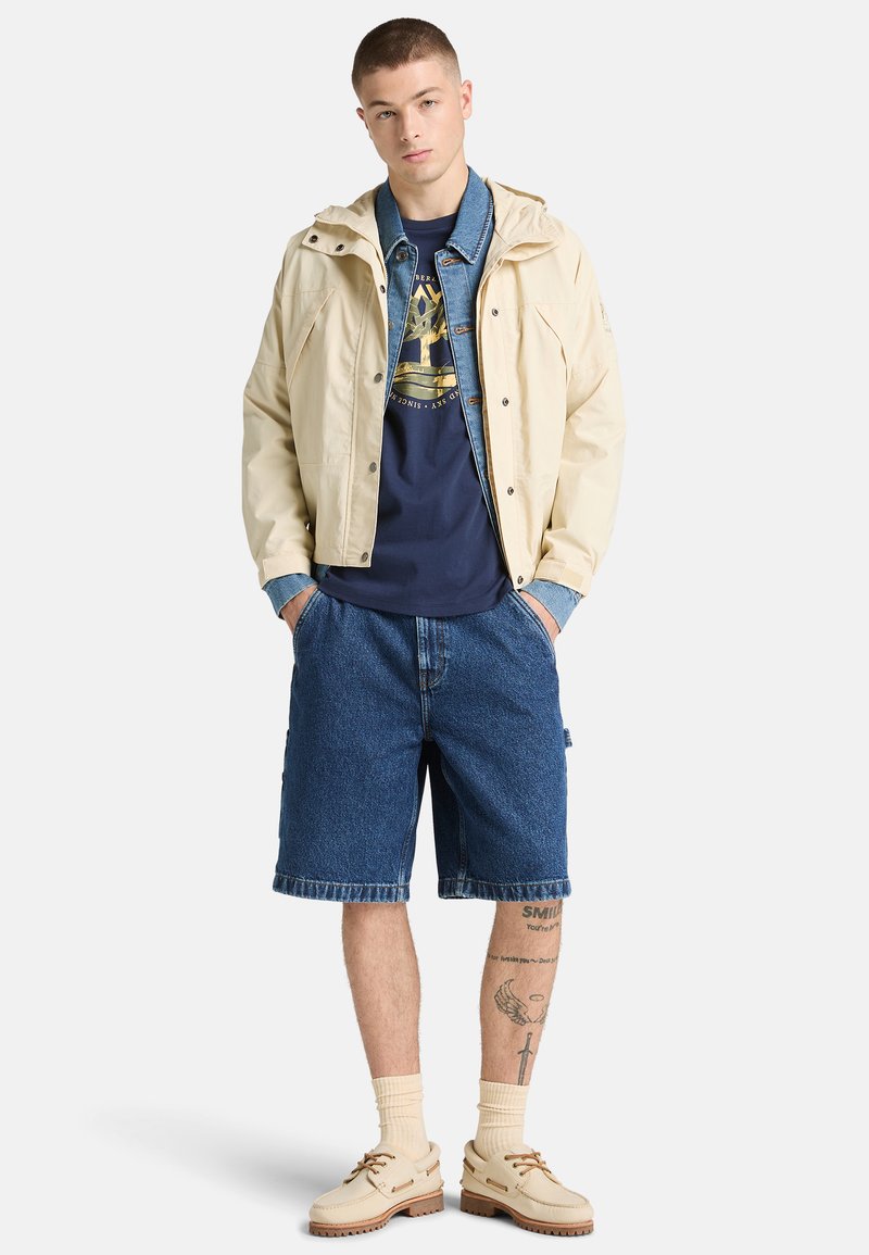 Timberland TREE LOGO LAKE HOUSE GRAPHIC TEE - Triko s potiskem - navy