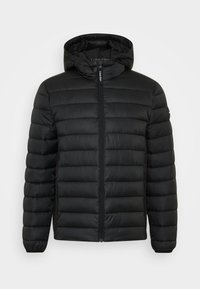 Sort pufjakke med hætte, med quiltet mønster, frontlynlås og to sidelommer. Glat materiale med en blank finish.