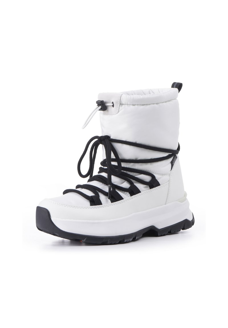 Białe ocieplane buty z czarnymi sznurówkami, teksturowany czubek i solidna podeszwa. Wzmocniony nos i pięta, z mankietem dla wsparcia kostki.