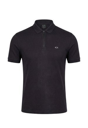Polo nera a maniche corte con zip corta frontale, logo A|X sul petto sinistro e colletto classico.