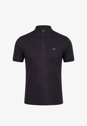 Polo nera a maniche corte con zip corta frontale, logo A|X sul petto sinistro e colletto classico.