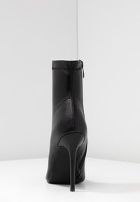 BEBO Bottines à talons hauts - black