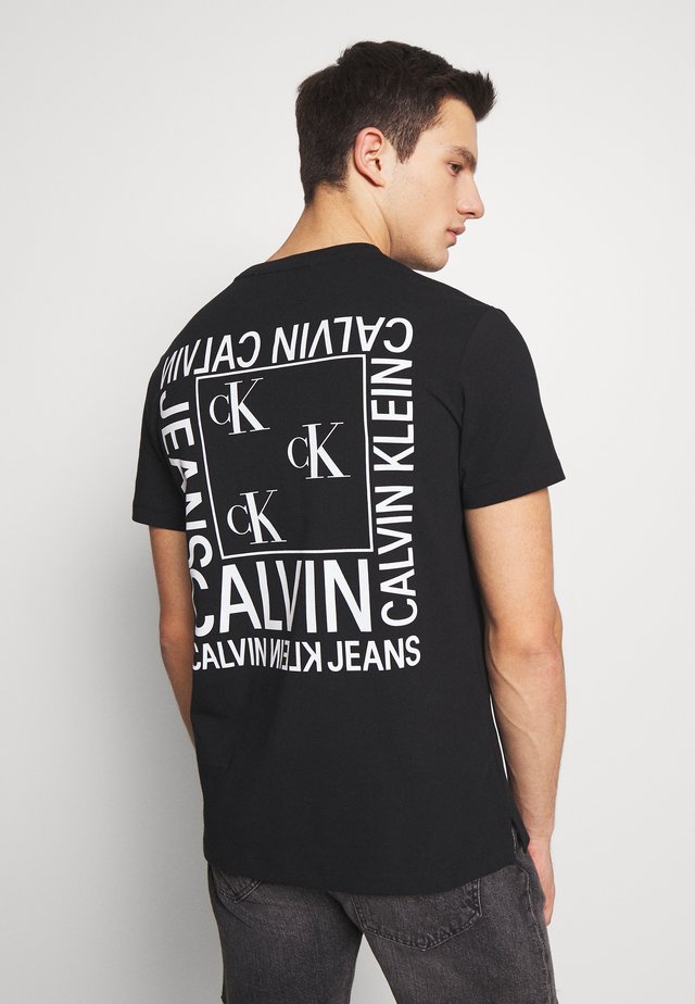 MONOGRAM SQUARE BACK REG TEE - T-Shirt print - black