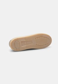 Bata Mocasini - beige