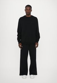 Les Benjamins Φούτερ - black