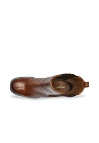 Botín de cuero marrón hasta el tobillo con textura suave, punta redonda, paneles laterales elásticos y una lengüeta en la parte trasera. Forro interior suave visible.