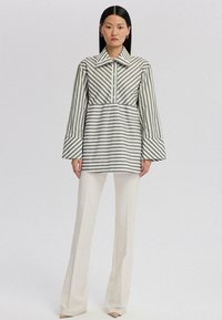 Touché Privé ASYMMETRIC STRIPED WITH DETAIL - Tunika - khaki